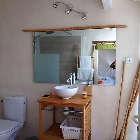 Seb&laeti Bed & Breakfast Saint-Laurent-dʼAigouze